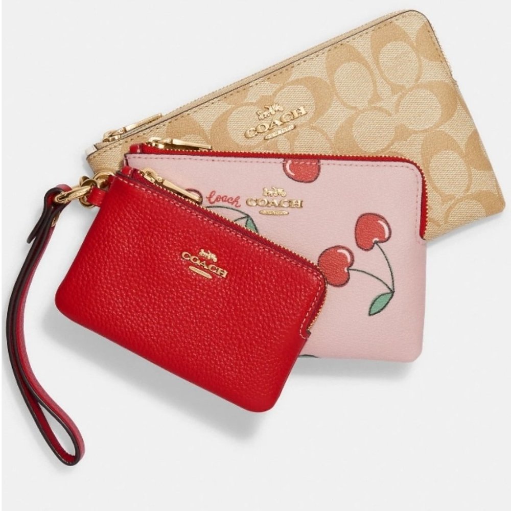 NWT COACH Corner Zip Trio In Signature Canvas And Heart Cherry Print CE657